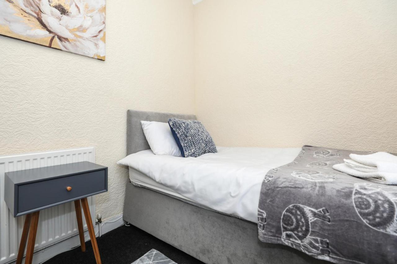 Modern - - Complimentary Snacks - Free Parking Maison d'hôtes *